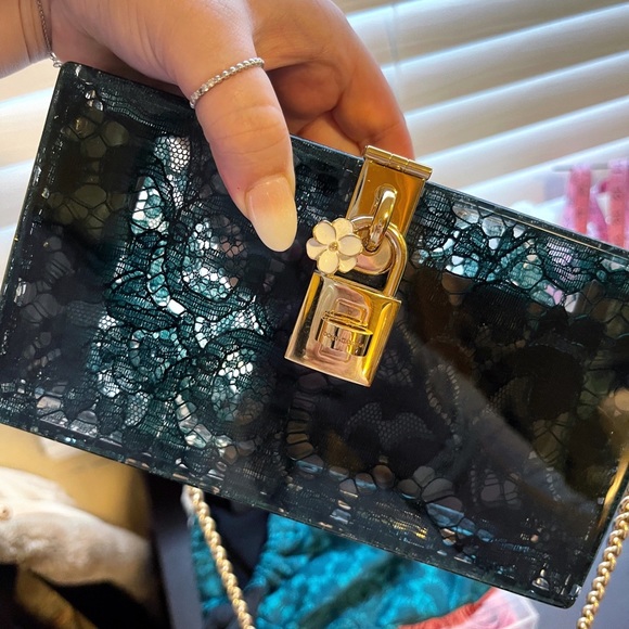 Authentic Dolce & Gabbana STUNNING Lace De Sara Chain Lock Box Bag - Picture 8 of 14
